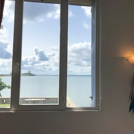 Maison D'Architecte Face A La Mer * 圣瓦斯特－拉乌格